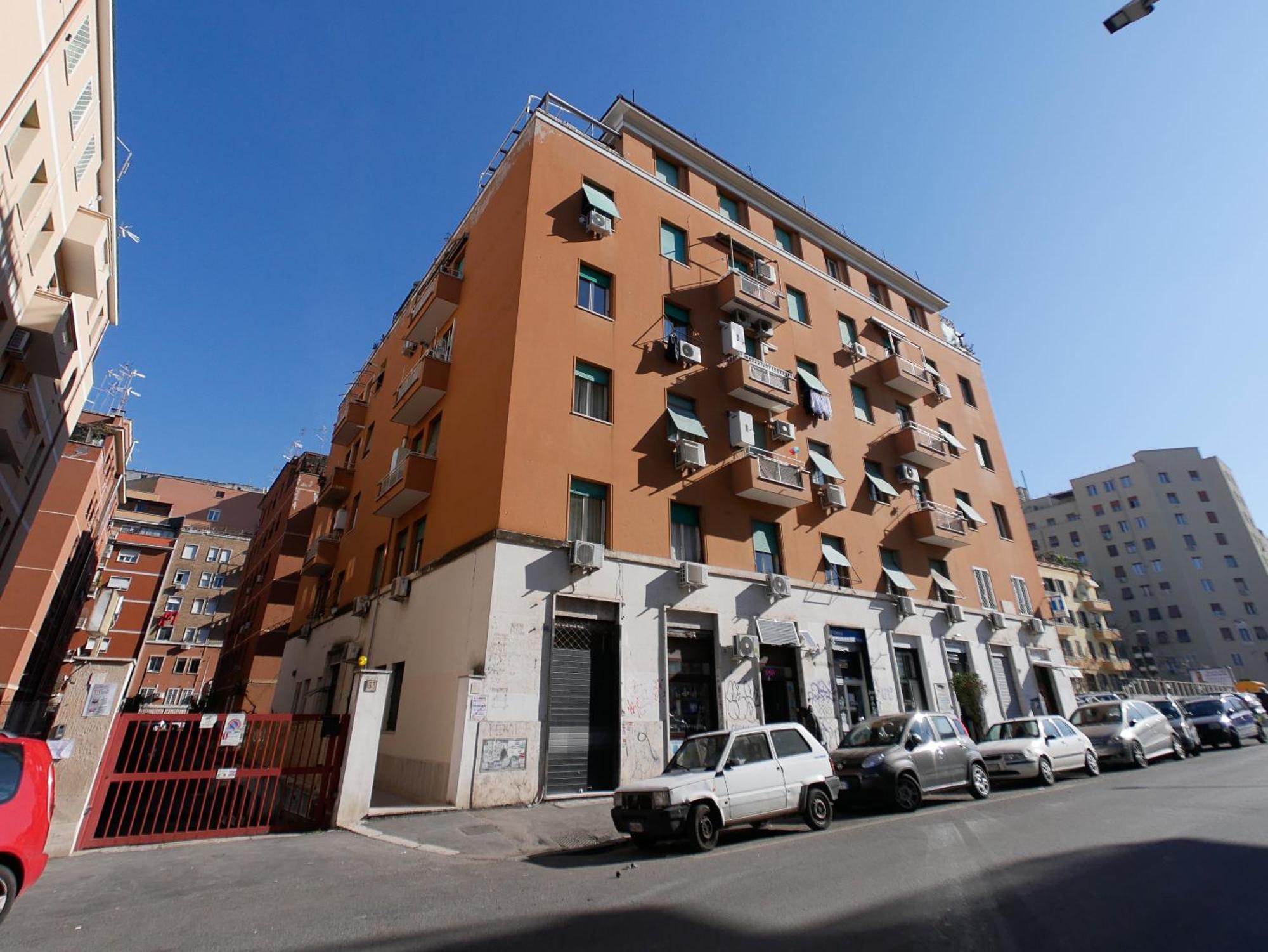 רומא Chic Modern 2-Bedroom Near Metro מראה חיצוני תמונה